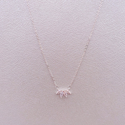 Minimalistische Lotusblüten-Halskette – Funkelnder Modeschmuck für Damen und Mädchen - ❤️Princess Store❤️